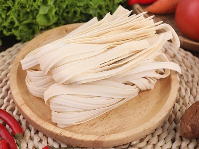 Broad Noodles 刀削面